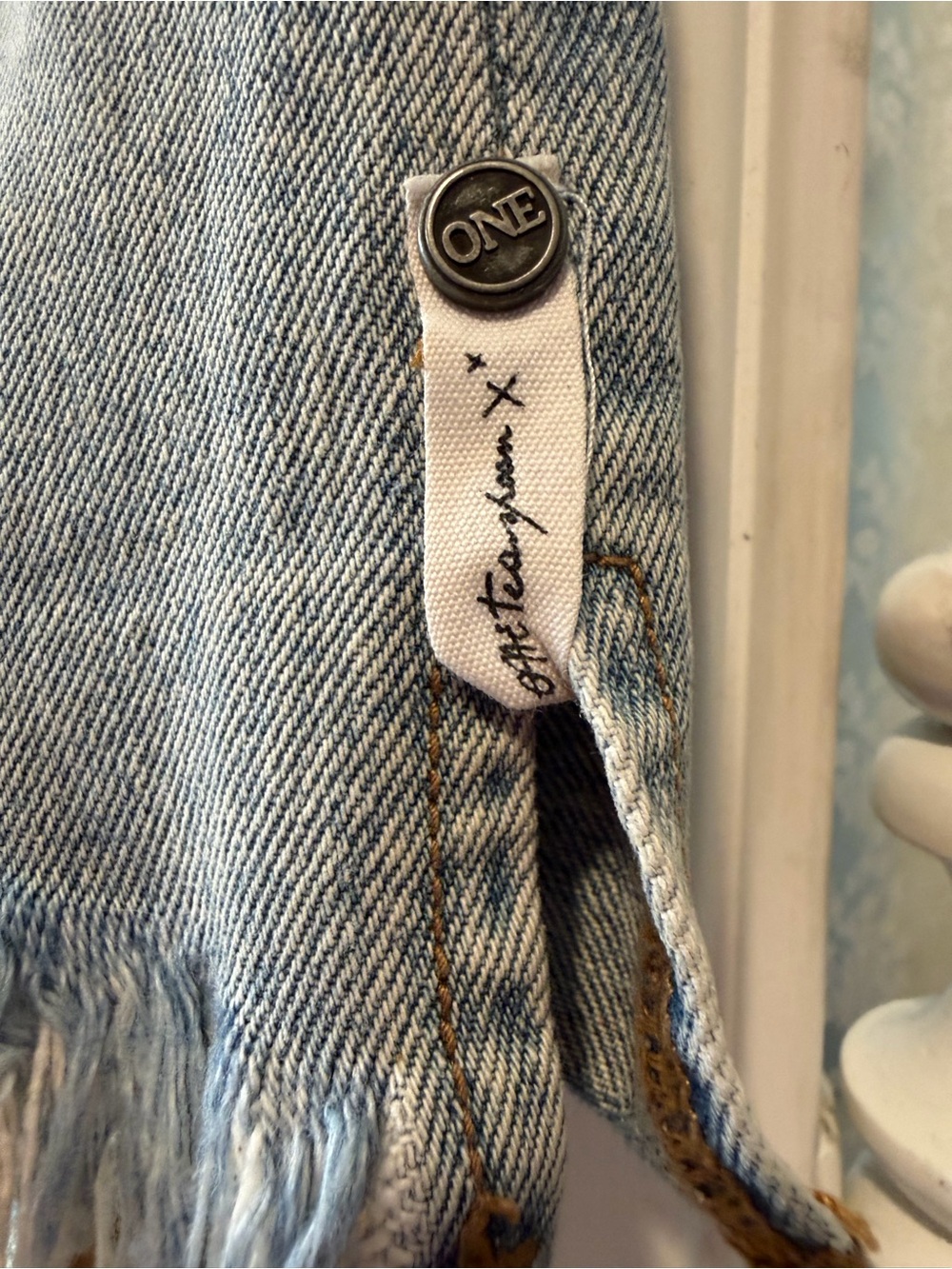 ONE x ONETEASPOON Distressed Denim Mini Skirt | Size 27 | Raw Hem | Light Wash - Picture 6 of 6